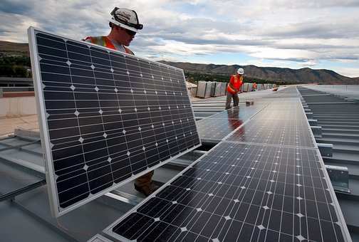 Energia solar acumula R$ 12 bilhões em investimentos só em 2024