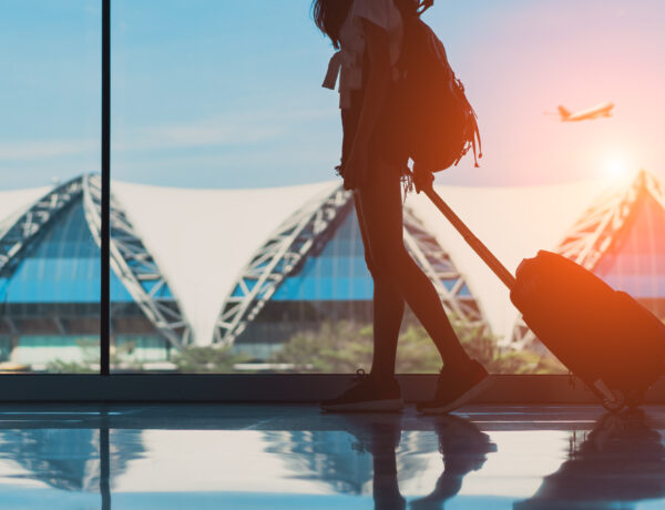 Mais da metade dos viajantes buscam seguros premium com até US$ 1 milhão de cobertura médica