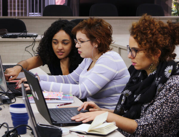 Zurich amplia capacitação em tecnologia para mulheres com foco em inteligência artificial